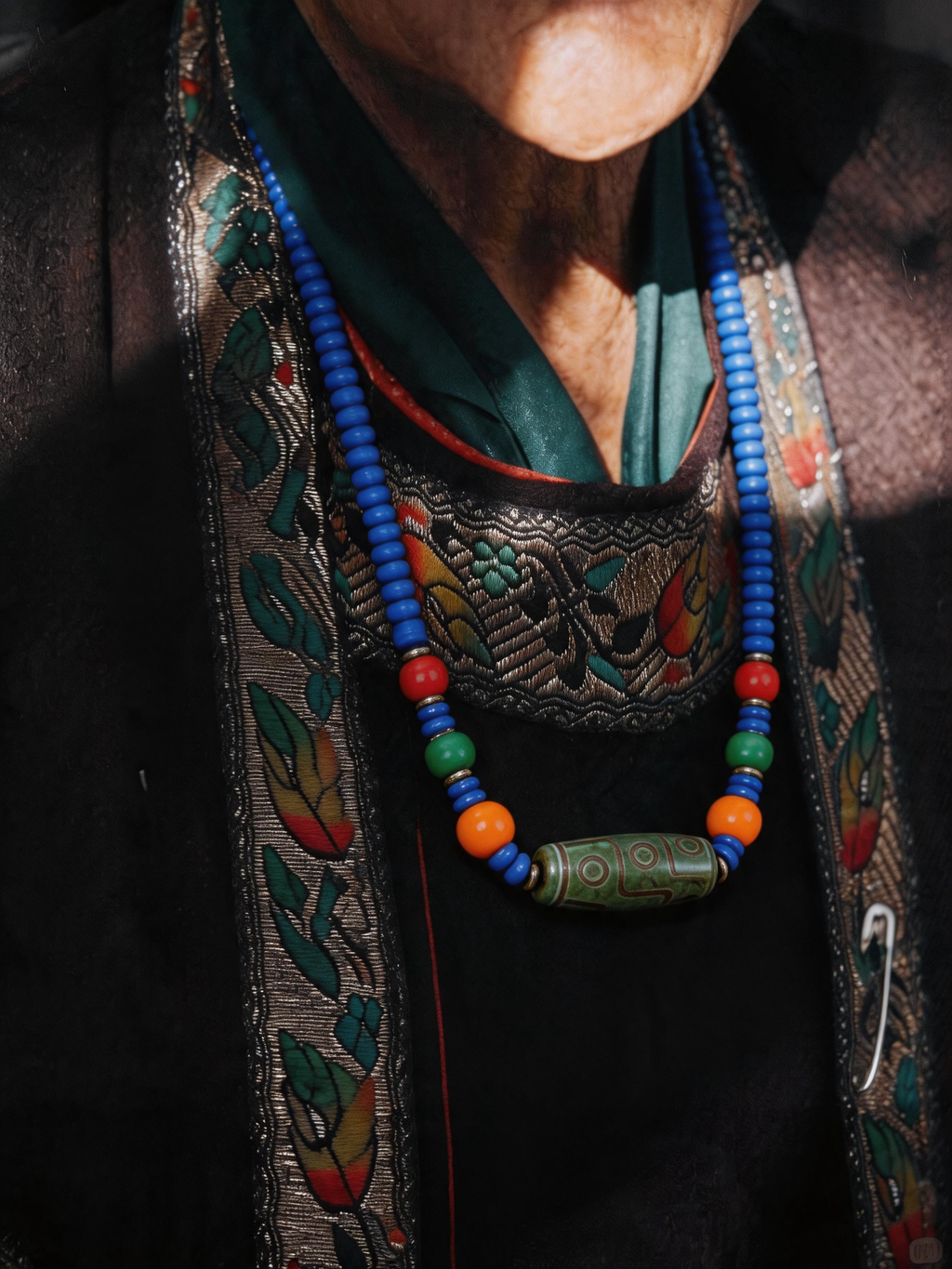 Old-Mine Dzi & Muted Blue Disc Necklace