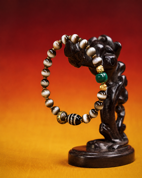 Bhaisajyaguru Dzi & Eye-Agate Bracelet